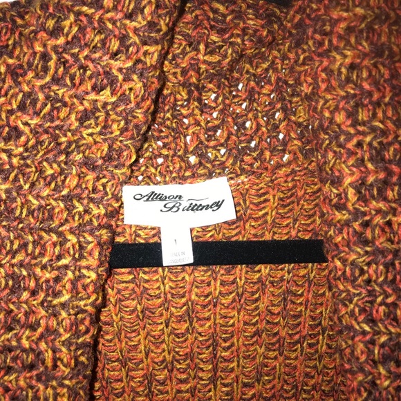 Sweater - Picture 3 of 3